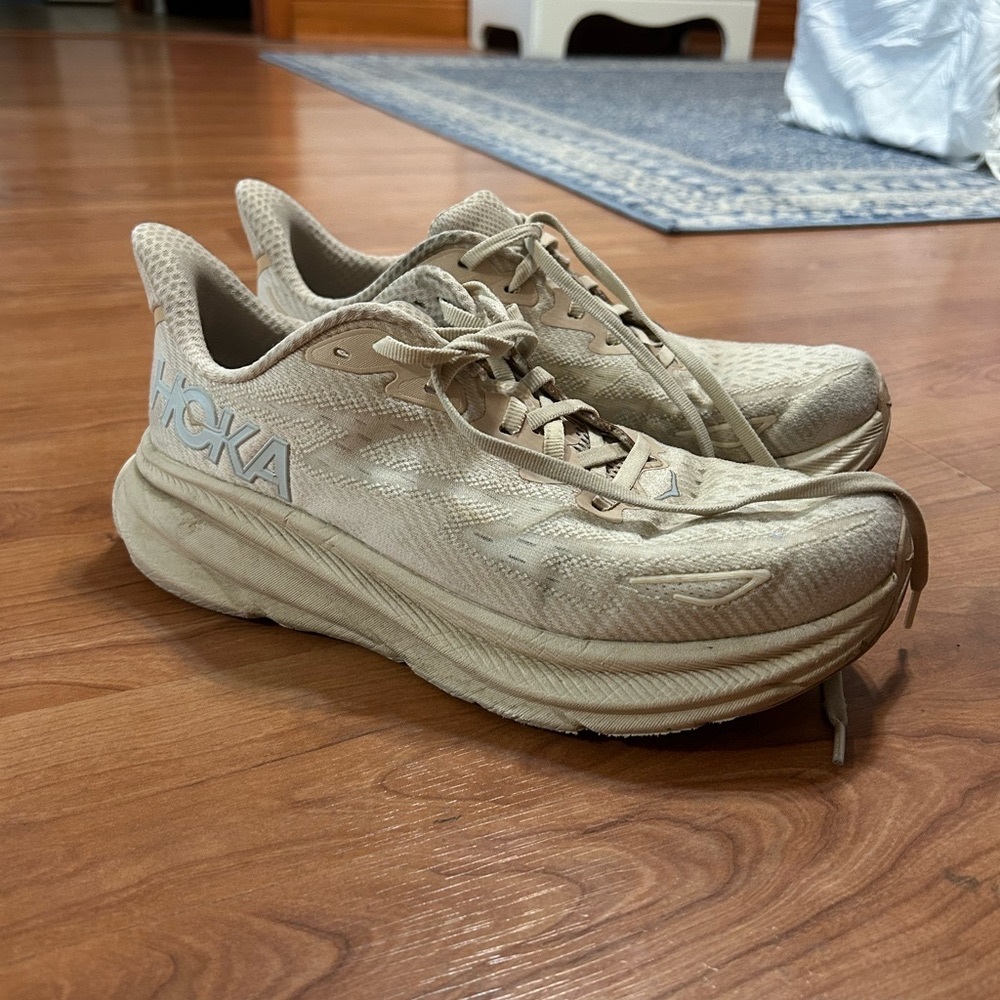 Hoka Clifton 9 Beige Running Shoes